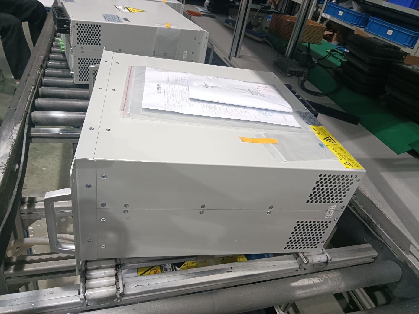 مرشح توافقي نشط بتقنية SiC MOSFET لتصحيح THDi الصناعي
